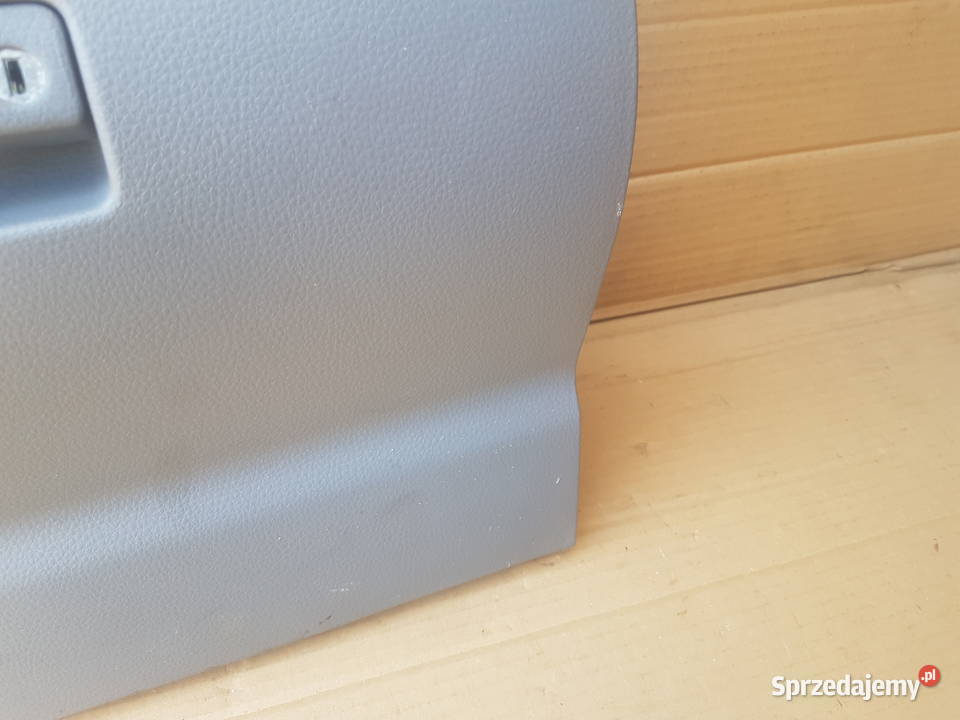 Suzuki Liana schowek skrytka prawa pasażera