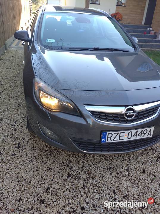 Opel Astra 2011 nieuszkodzony podkarpackie Rzeszów