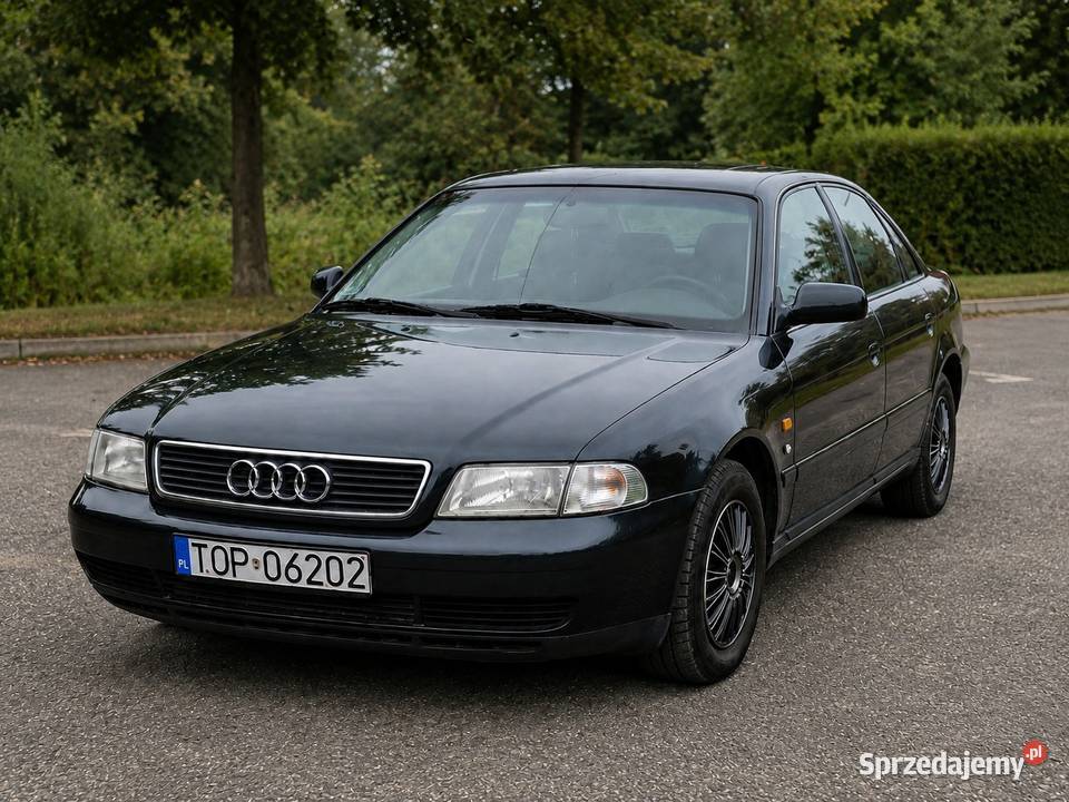 Audi A4 B5 16 benzyna 1997 jeżdżące ważne OC i Sandomierz