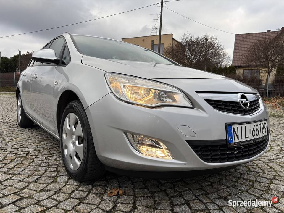 Opel Astra J 14 14 benz 101 Stan Idalny Klima Iława sprzedam
