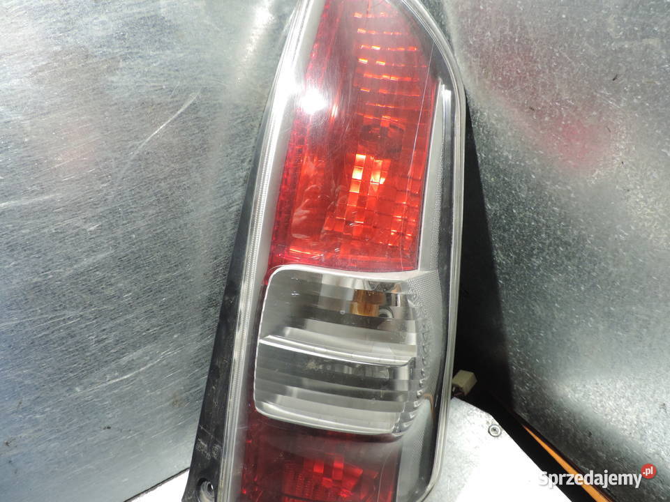 SUBARU JUSTY 4 LAMPA PRAWY TYŁ małopolskie