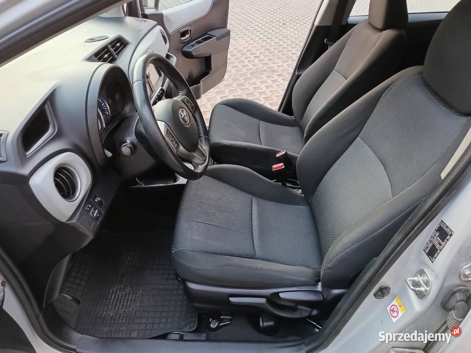 Sprzedam Toyotę Yaris hybrid nawigacja Izabelin C
