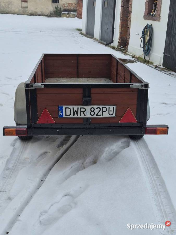 Przyczepka samochodowa na resorach 750