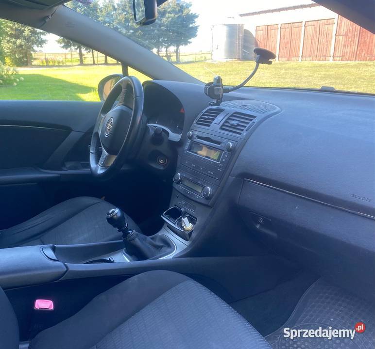 Toyota Avensis salon Polska