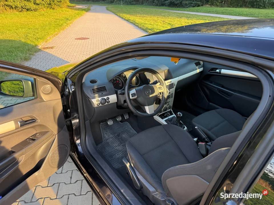Opel Astra H GTC 19CDTI