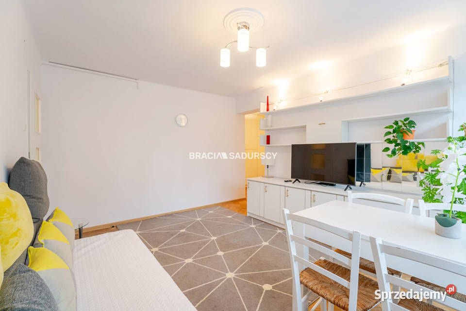 Sprzedaż mieszkania Kraków Racławicka 4044m2 2 blok