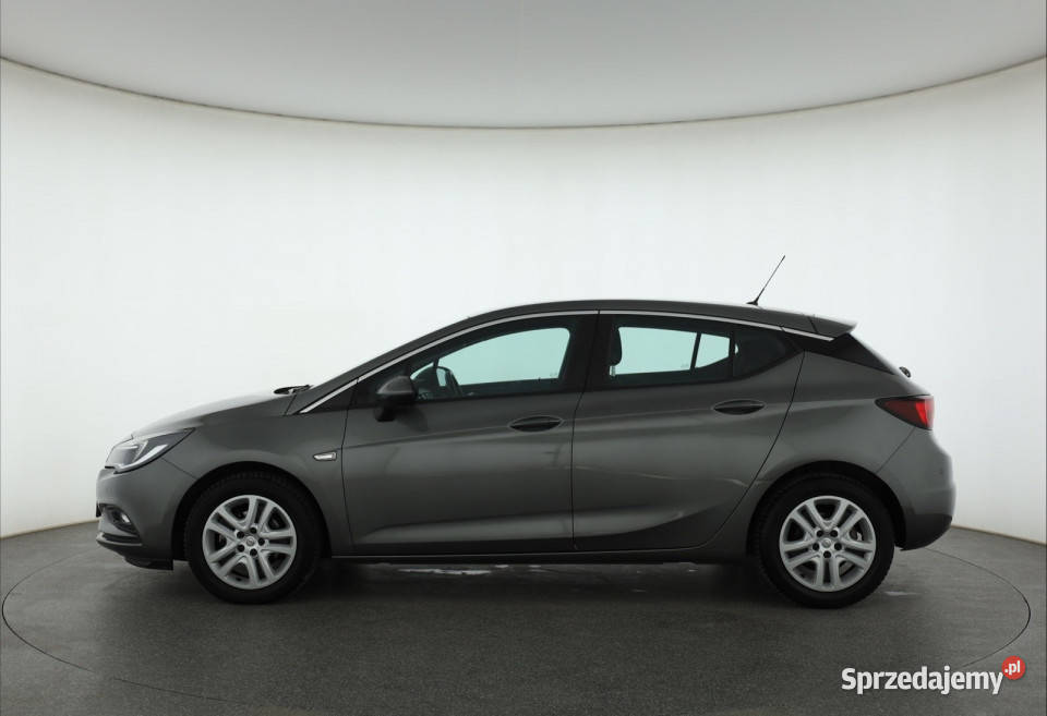 Opel Astra 14 T nieuszkodzony