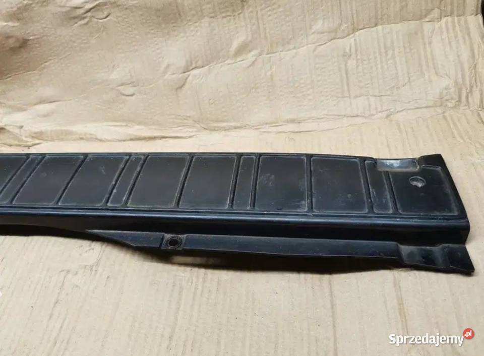 Listwa plastik bagażnika BMW E34 kombi Żory