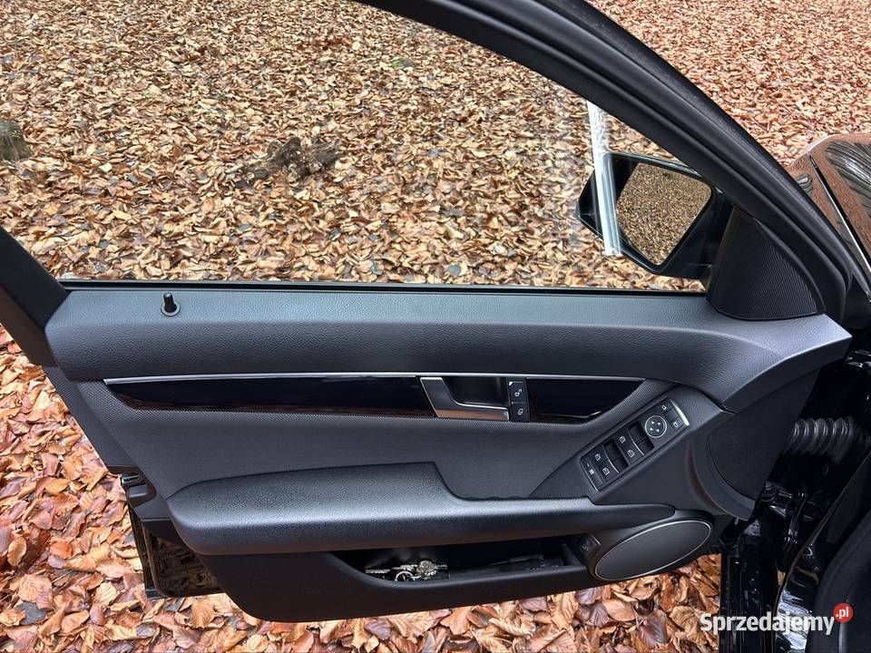 Mercedes s204 czarny sprzedam