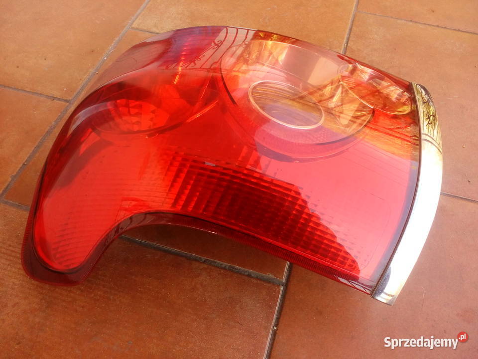 lampa lewa tyl kombi toyota avensis Europa t25 Połaniec sprzedam