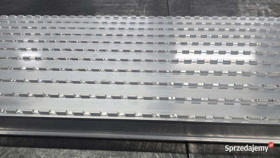 Panel aluminiowy frezowany 2300x340x40mm Najazd dostawcze sprzedam