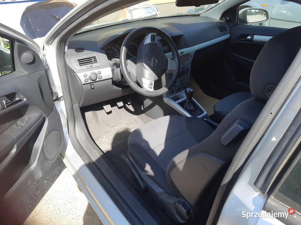 OPEL ASTRA 2011159tkmLPG stan srebrny Lublin