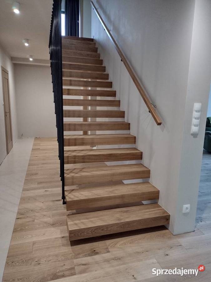 Schody półkowe wspornikowe schody drewniane Bełchatów