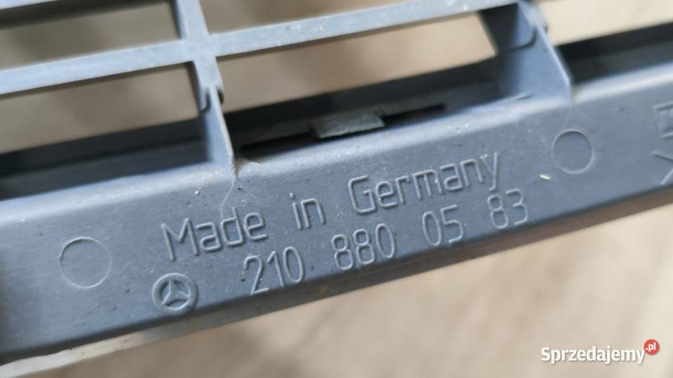 Grill Mercedes w210 lift oryginalny