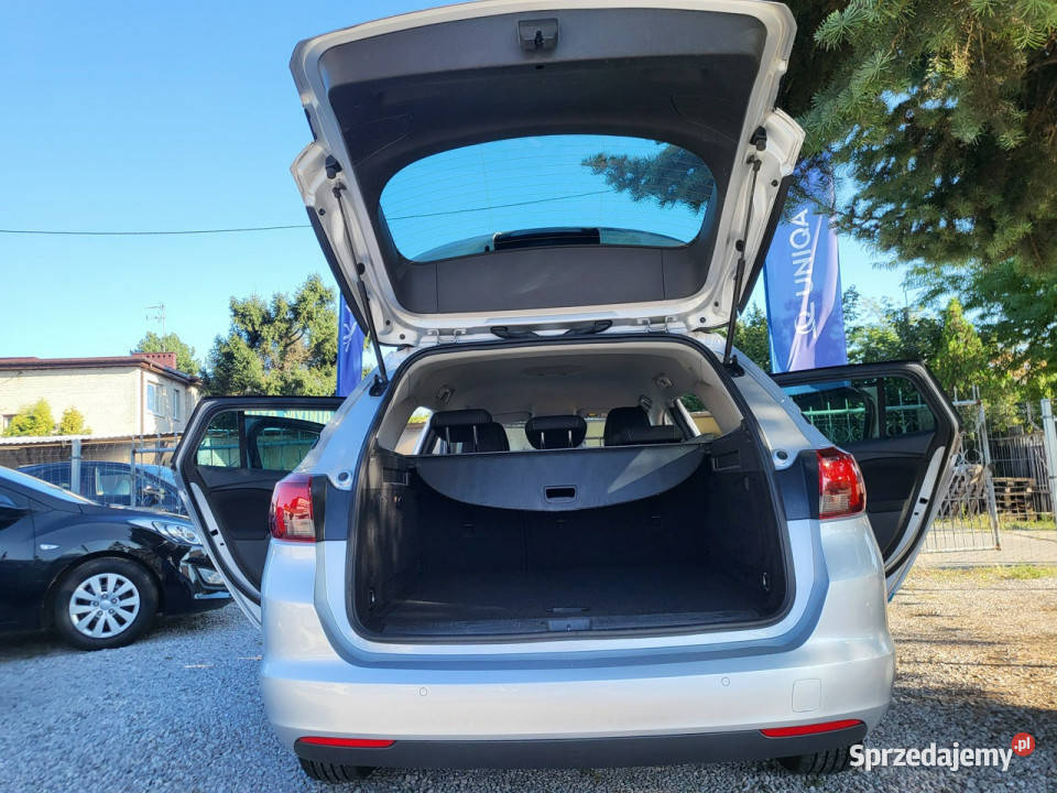 Opel Astra Sports Tourer 14 Turbo 100 Przebieg przyciemniane szyby łódzkie Pabianice