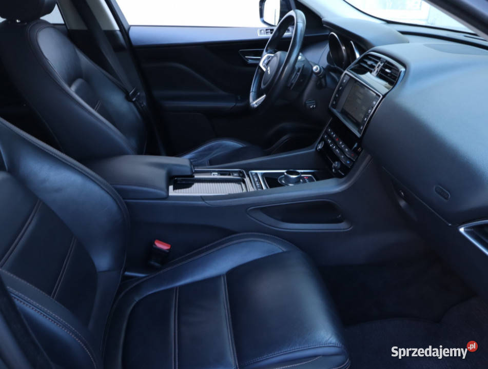 Jaguar FPace 20d AWD wielofunkcyjna kierownica F-Pace Piaseczno