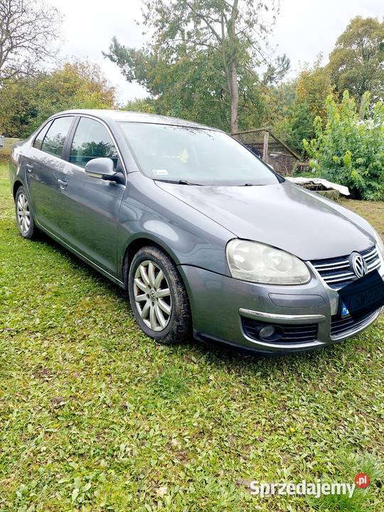 Volkswagen Jetta 16 TDI 2010 welurowa tapicerka lubelskie Trawniki