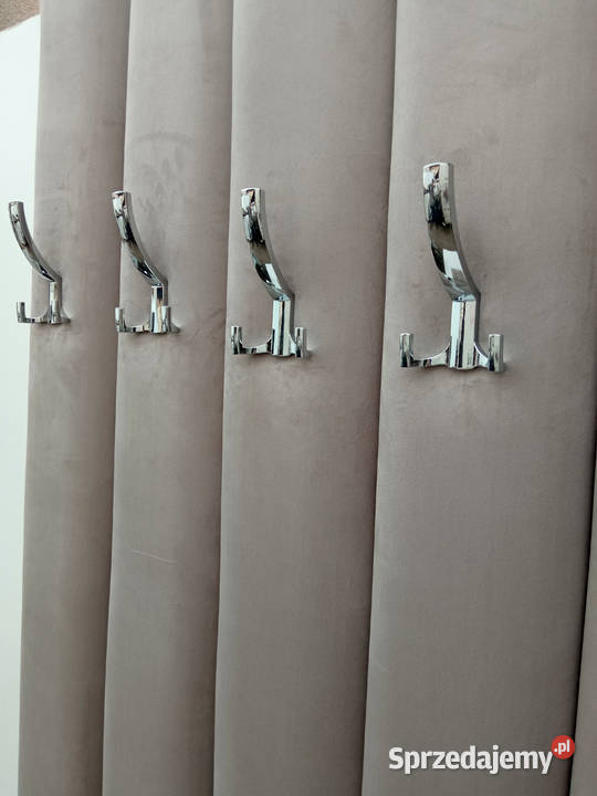 Pufa ławka z panelami i wieszakami wielkopolskie