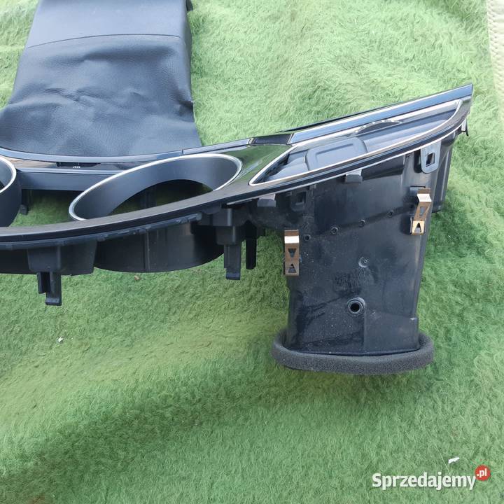 5TB858415A VW Touran III 5T Obudowa kratki osobowe Dębno