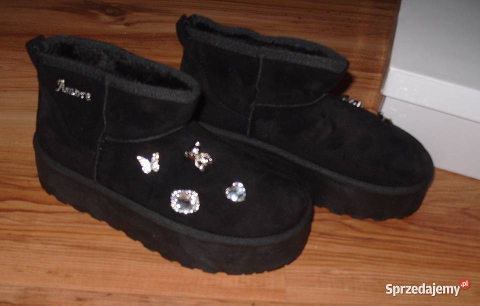 krótkie kozaczki śniegowce z cyrkoniowymi sprzedam