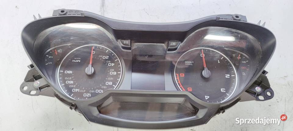 LICZNIK ZEGARY AUDI A4 B8 20 TDI 8K0920981D UK osobowe Przystajń