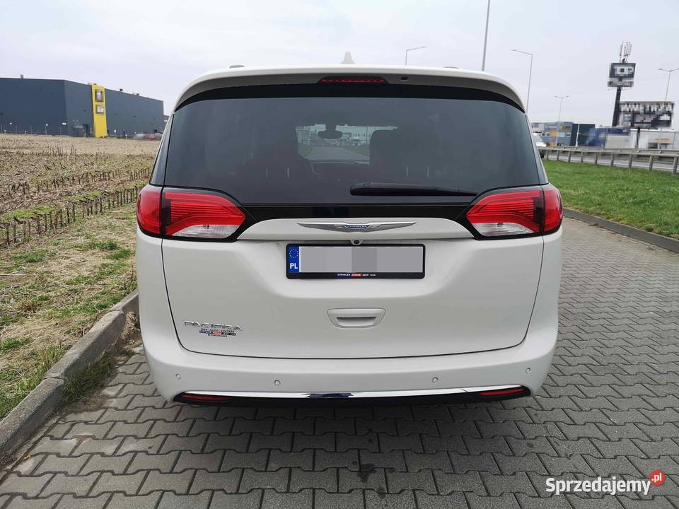 Chrysler Pacifica TouringL Plus 8 osobowa Komorniki