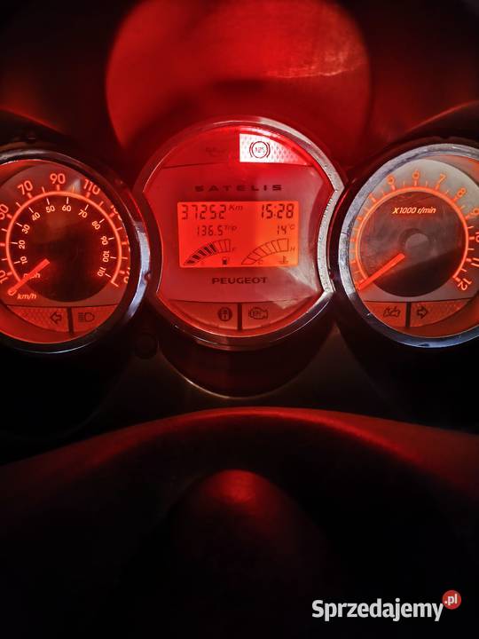 Peugeot Satelis 125 OSTATECZNA uszkodzony Rok produkcji 2009