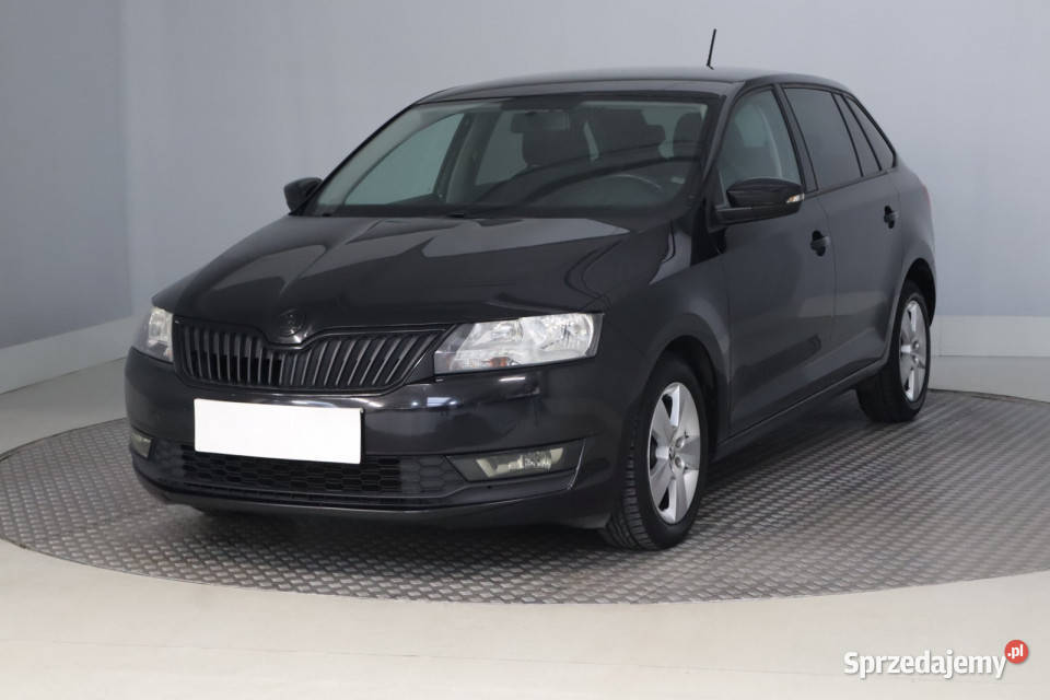 Skoda Rapid Spaceback 10 TSI światła przeciwmgielne Rapid