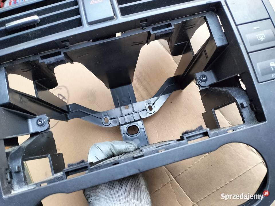FORD FOCUS C MK1 RAMKA RADIA ŚRODKOWA KRATKA Kamień-Kolonia