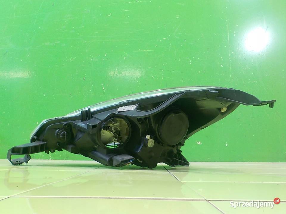 CITROEN C3 II 12 B 13r 5D lampa prawa przod Części samochodowe Suków