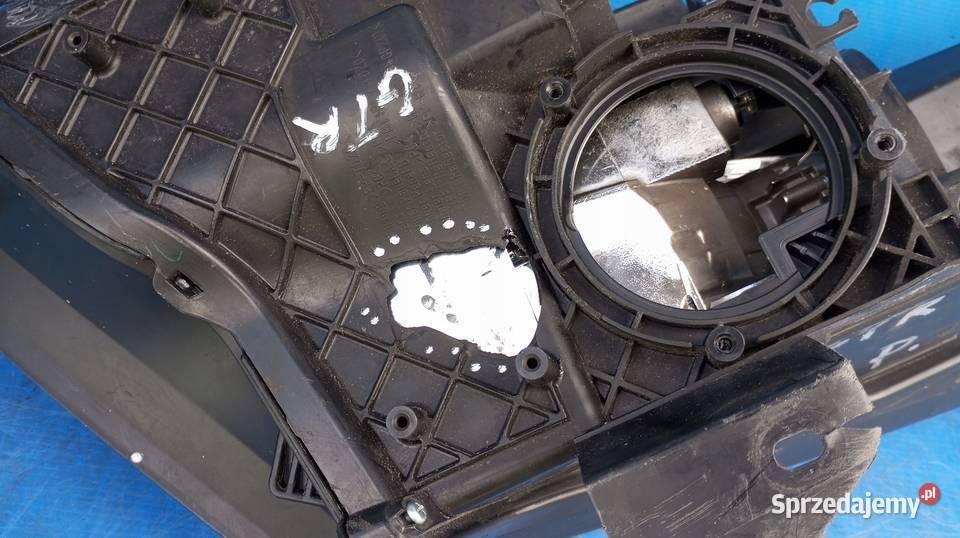 LAMPA PRAWY PRZÓD EUROPA XENON NISSAN GTR GTR Nowy Tomyśl