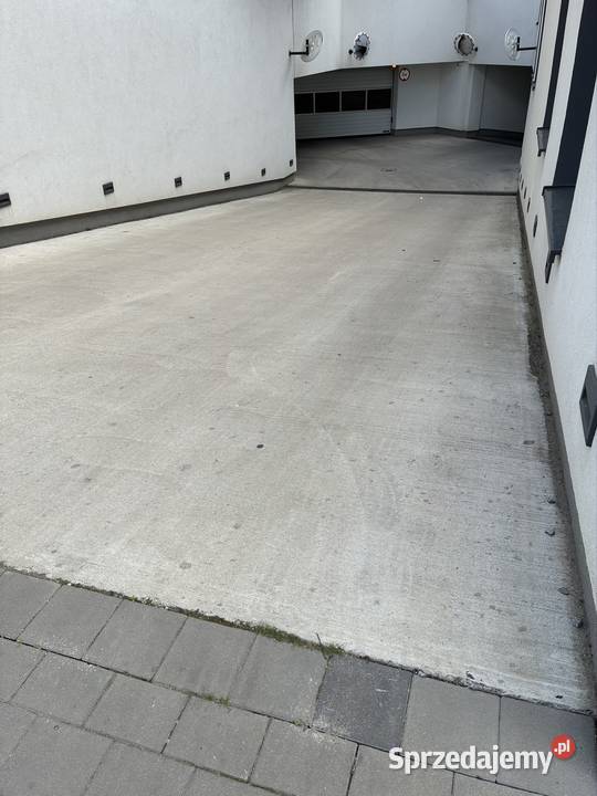 Na Jagodnie miejsce parkingowe 15m2 Wrocław