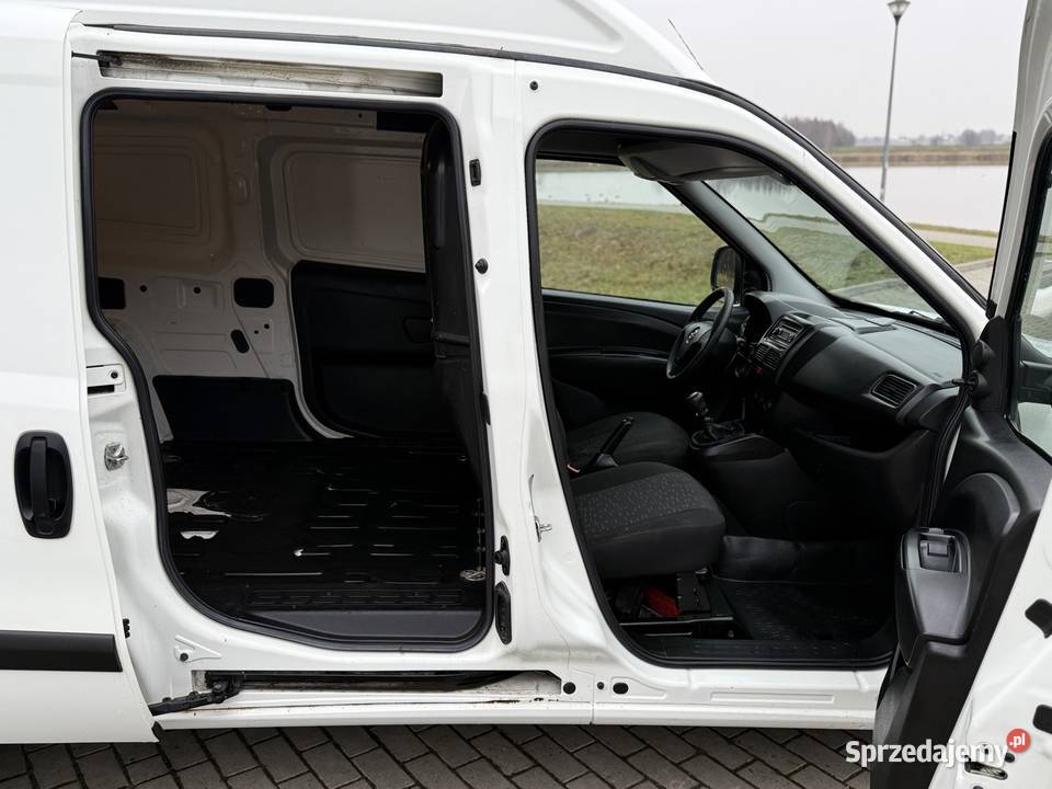Opel Combo 16 6 biegówMAXIWysokiKLIMASalon lubelskie