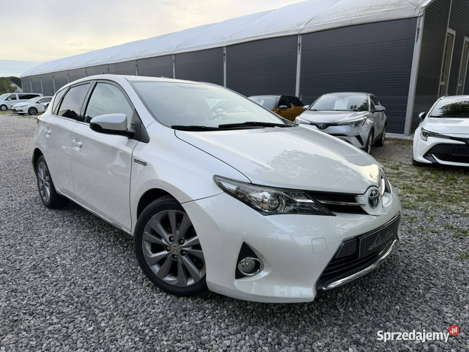 Toyota Auris 18 HSD 136 Serwisowany Kamera Ładny nieuszkodzony Otwock Mały
