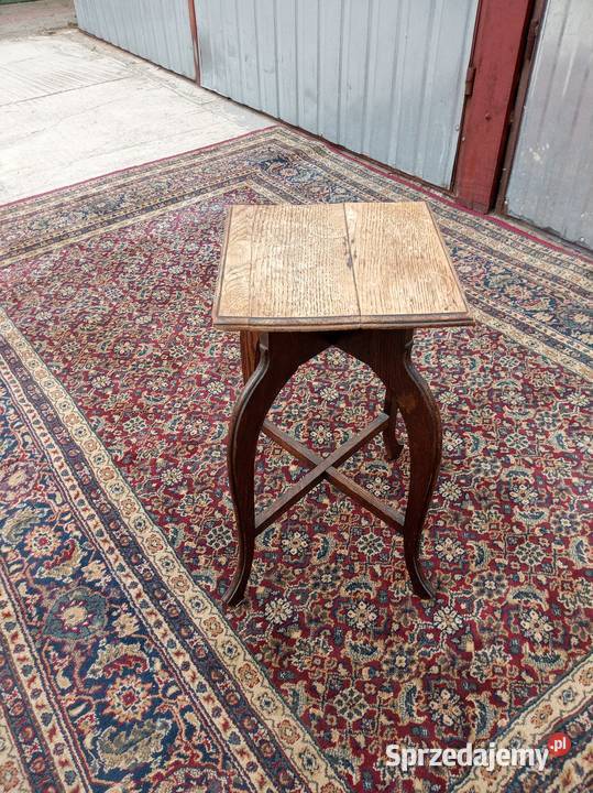 Stolik kwietnik sprzedam Borówno