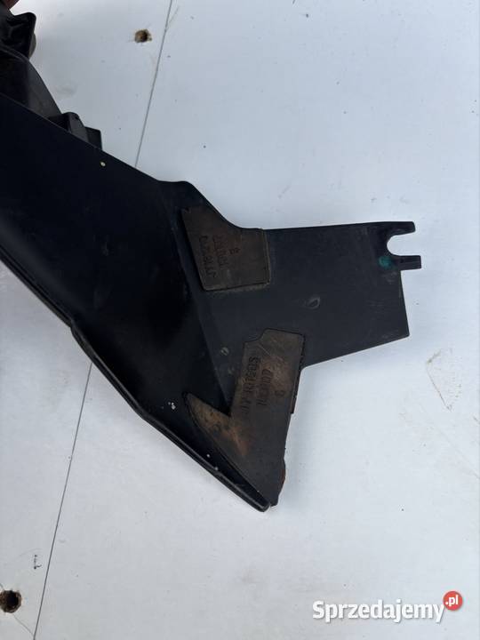 OWIEWKA CZASZA BOK LEWA KTM 125 Radom