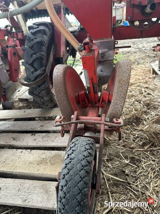 Sprzedam siewnik punktowy pneumatyczny do nieuszkodzony Oporów