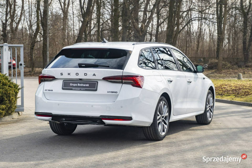 koda Octavia Combi Sportline 15 TSI mHEV 150 DSG czujnik parkowania Łódź