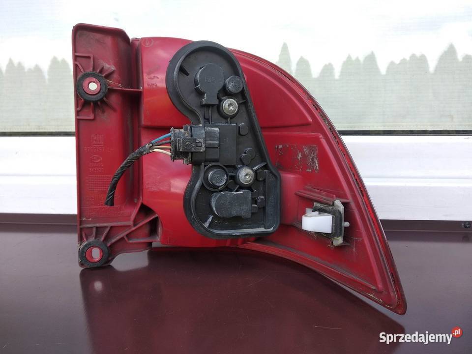 Saab 95 kombi lampa tył tylna lewa w błotnik łódzkie Sieradz