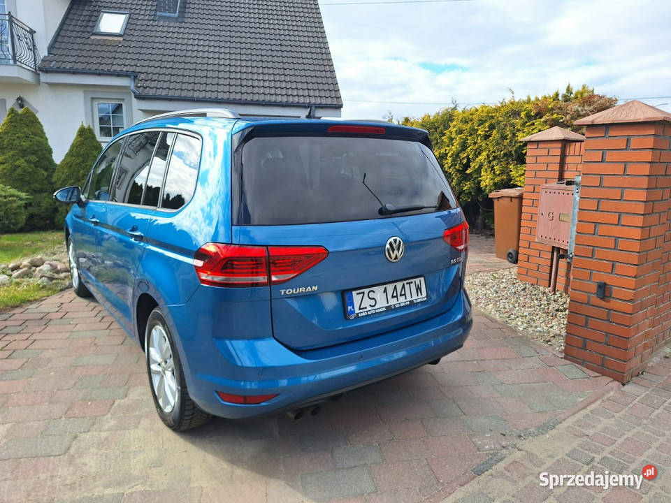 Volkswagen Touran Klimatronik Ksenon Nawigacja Rok produkcji 2016 Załom