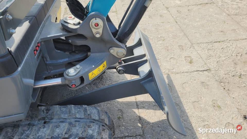Minikoparka TOYOTA Huski MESSERSI M13K Zaklików