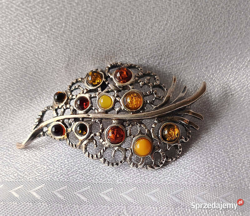broszka srebrna w kształcie liścia z bursztynami Broszki Suwałki