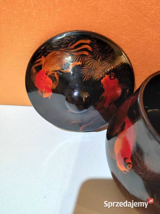 czarna szkatułka puzderko z laki złote rybki Kielce