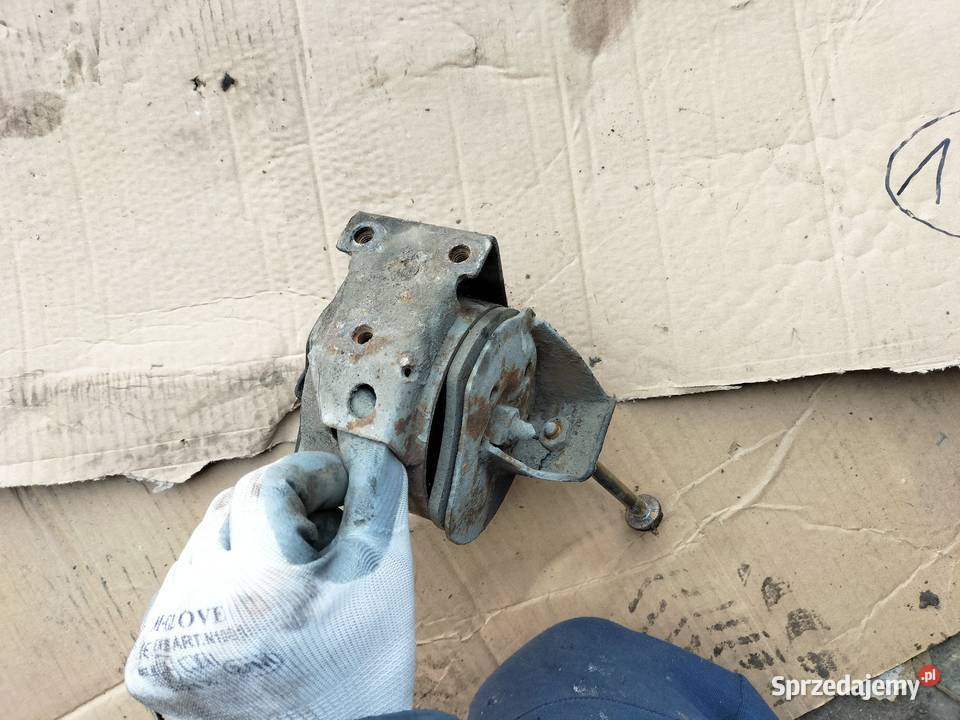 GOLF 2 JETTA 2 13 PODUSZKA SILNIKA TYLNA PRAWA osobowe Części samochodowe lubelskie Kamień-Kolonia