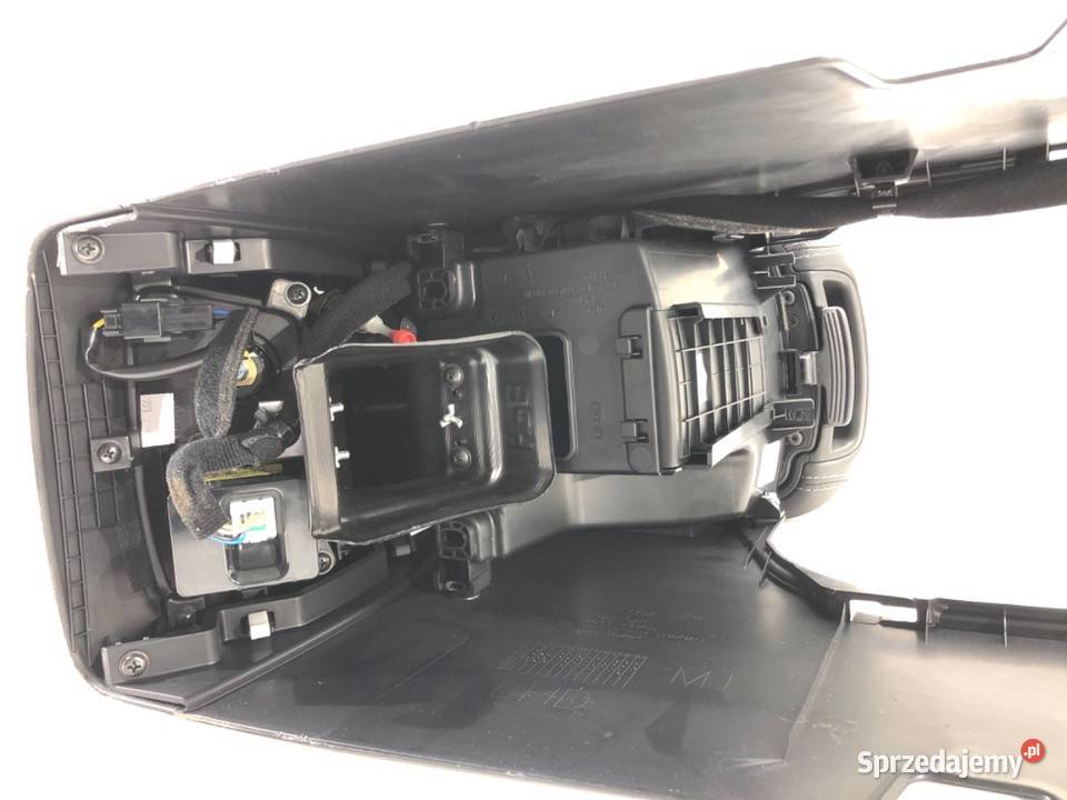 PODŁOKIETNIK KIA SPORTAGE IV SUV 84611F1200 osobowe