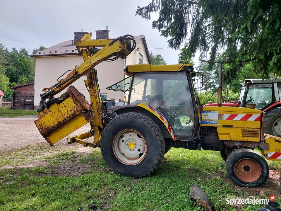 Kosiarka bijakowa na wysięgniku do rowów skarp