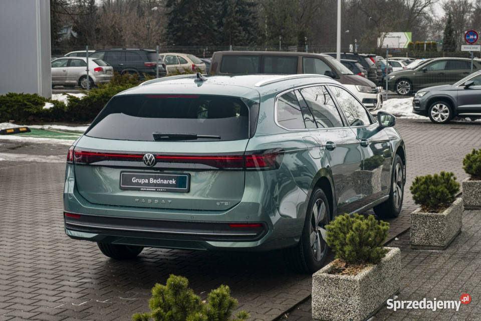 Volkswagen Passat Business Plus 15 TSI mHEV 150
