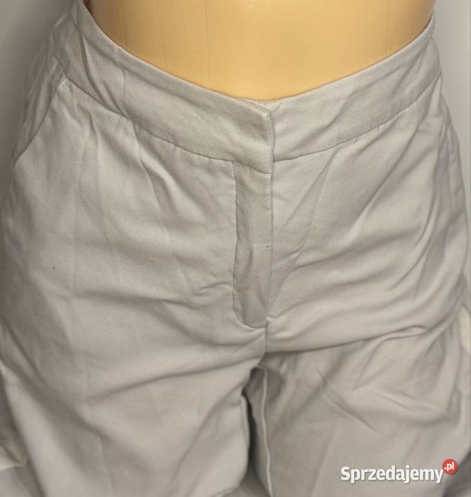 Spodnie Reserved z elastycznym pasem jasnoszare Pruszków