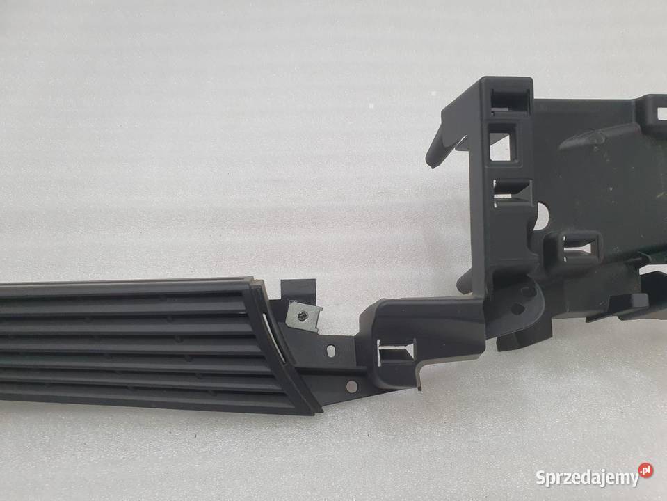 OSŁONA BAGAŻNIKA PRAWY TYŁ BMW E91 7068910 osobowe