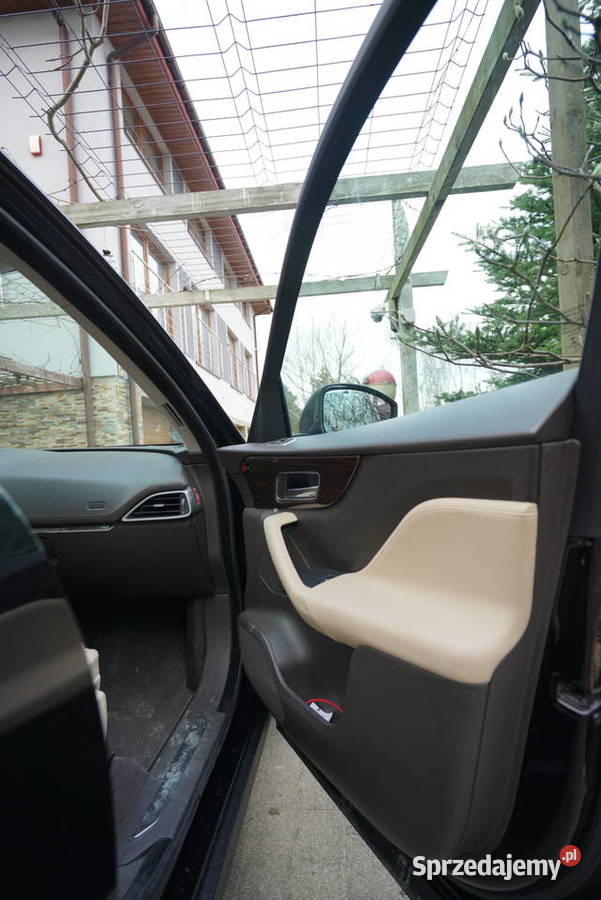 Jaguar FPace 2016 z salonu polskiego uszkodzony F-Pace Jaguar Warszawa